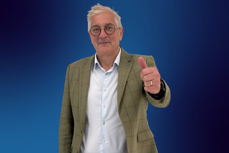 Thumbs up from Steve Robertson